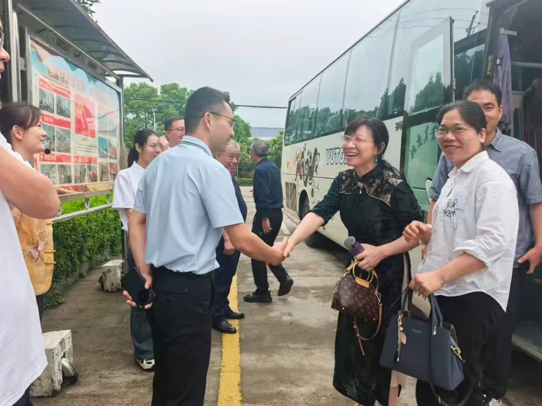 湘益茶香續(xù)薪火，校企共繪茯茶新篇——湖南農(nóng)大師生走進(jìn)益陽茶廠開展實(shí)踐研學(xué)